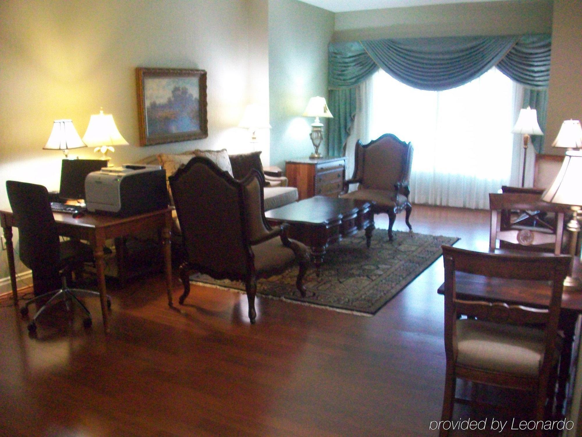 Clayton Plaza Hotel & Extended Stay Interior photo